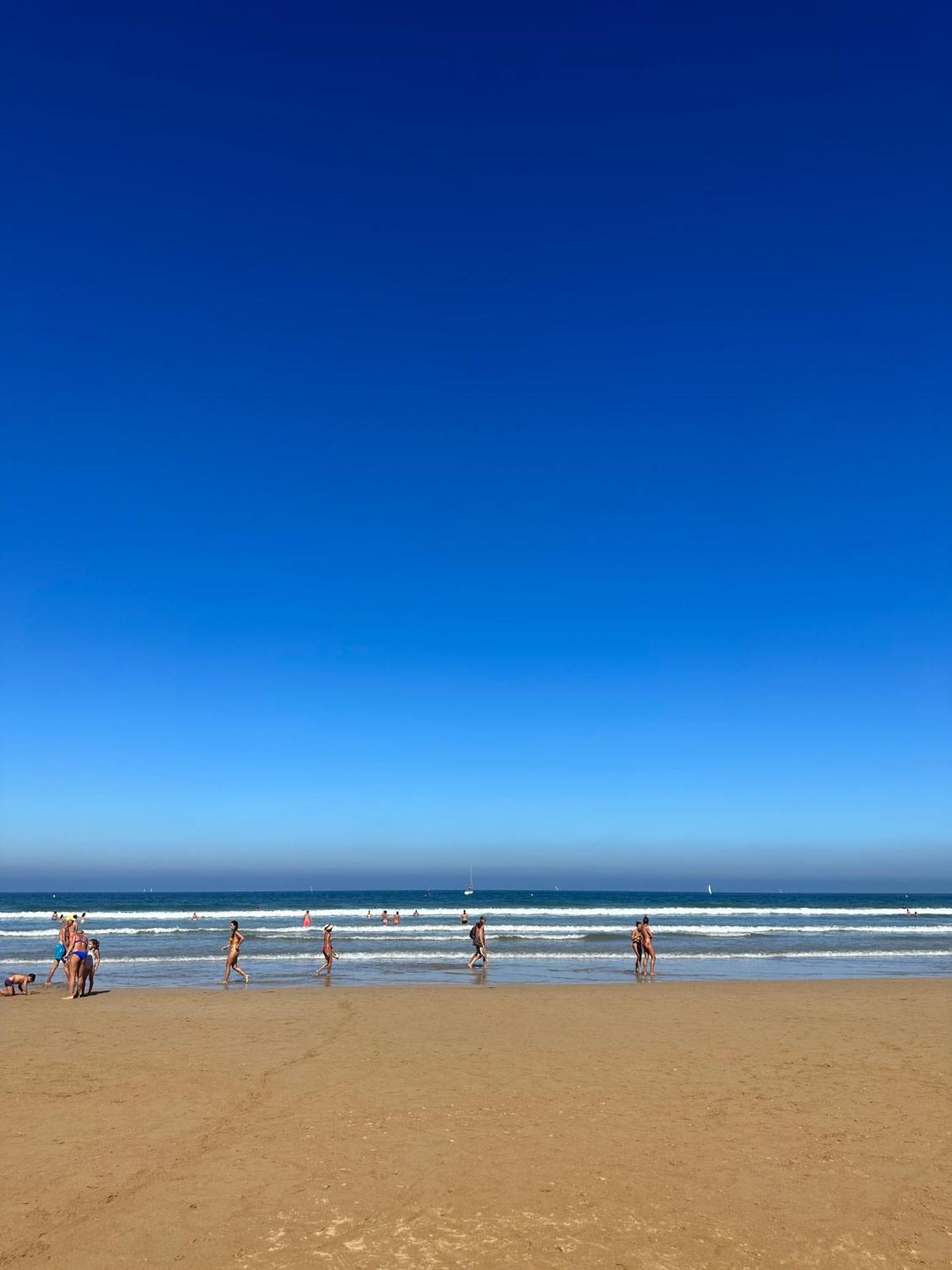 Cozy Flat 5 Mins From The Beach Gijon Exterior photo